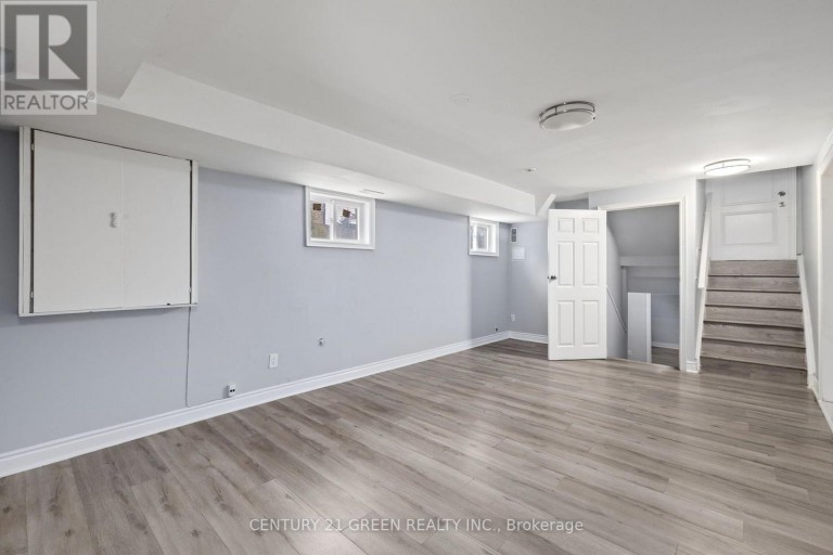 15 LADY STEWART BOULEVARD, Brampton (Westgate), Ontario, L6S3Y2