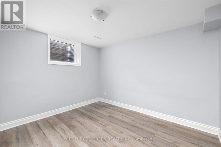 15 LADY STEWART BOULEVARD, Brampton (Westgate), Ontario, L6S3Y2