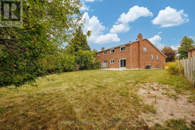 15 LADY STEWART BOULEVARD, Brampton (Westgate), Ontario, L6S3Y2