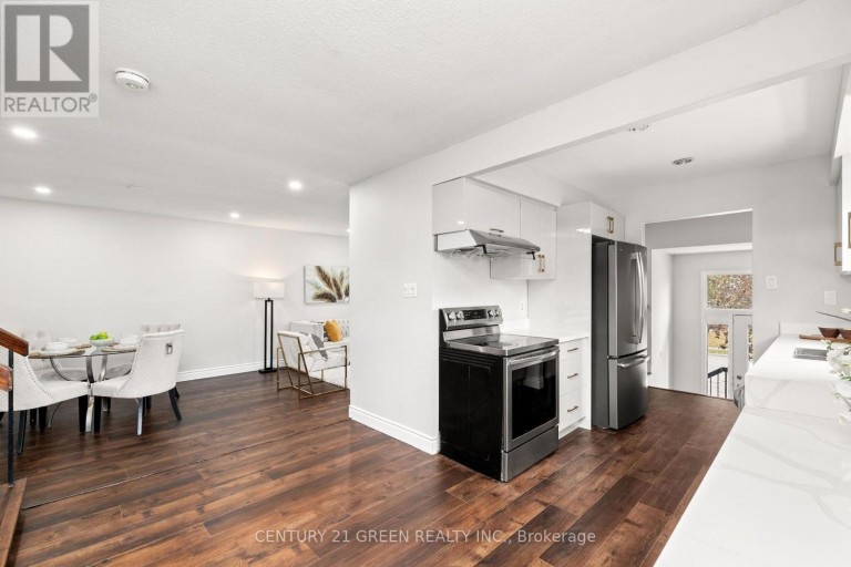 15 LADY STEWART BOULEVARD, Brampton (Westgate), Ontario, L6S3Y2