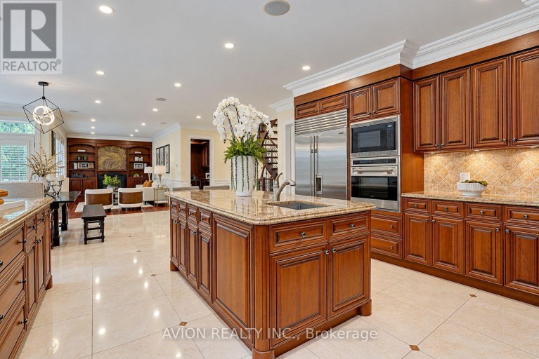 28 TALLY LANE, Toronto (Bayview Village), Ontario, M2K1V4