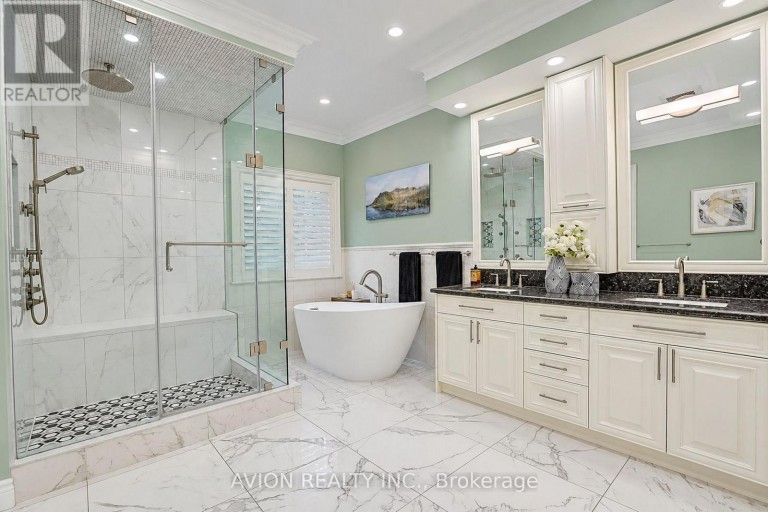28 TALLY LANE, Toronto (Bayview Village), Ontario, M2K1V4