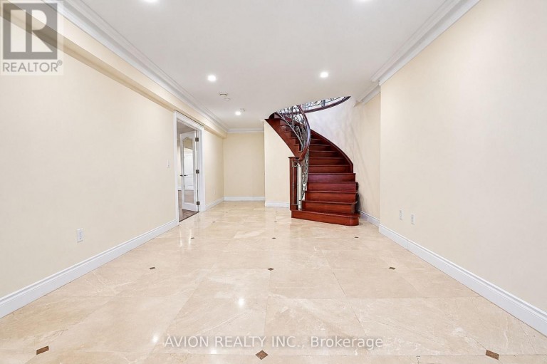 28 TALLY LANE, Toronto (Bayview Village), Ontario, M2K1V4