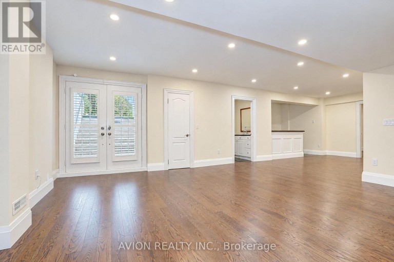 28 TALLY LANE, Toronto (Bayview Village), Ontario, M2K1V4