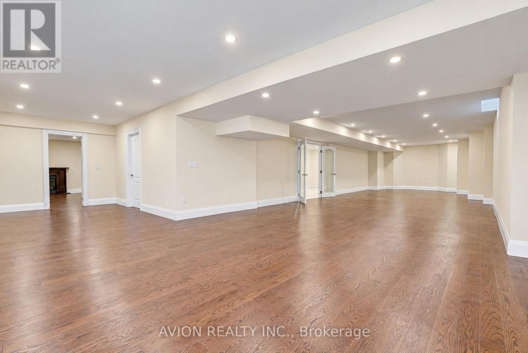 28 TALLY LANE, Toronto (Bayview Village), Ontario, M2K1V4