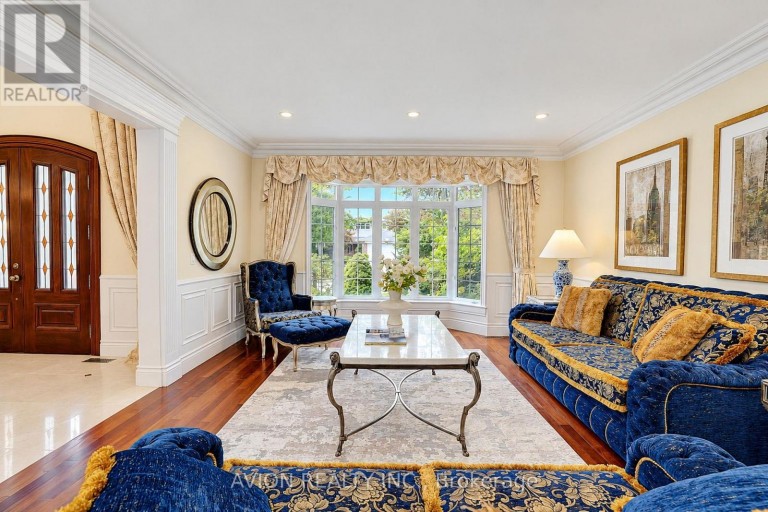 28 TALLY LANE, Toronto (Bayview Village), Ontario, M2K1V4