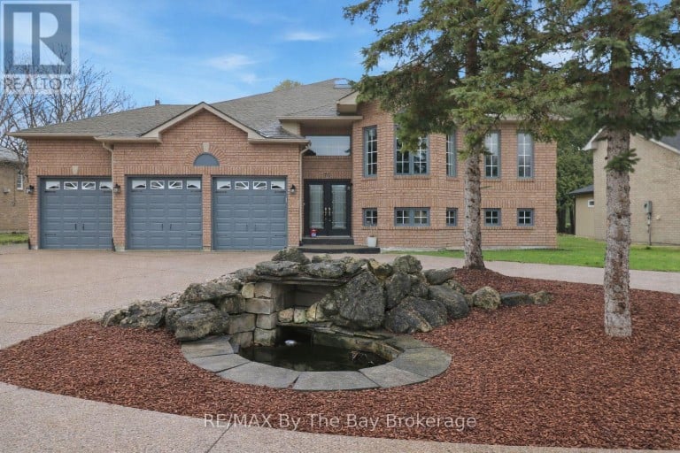 70 FAIRWAY CRESCENT, Wasaga Beach, Ontario, L9Z1B8