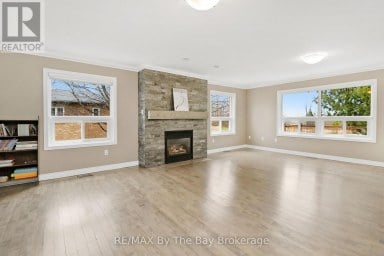 70 FAIRWAY CRESCENT Wasaga Beach Ontario photo 18