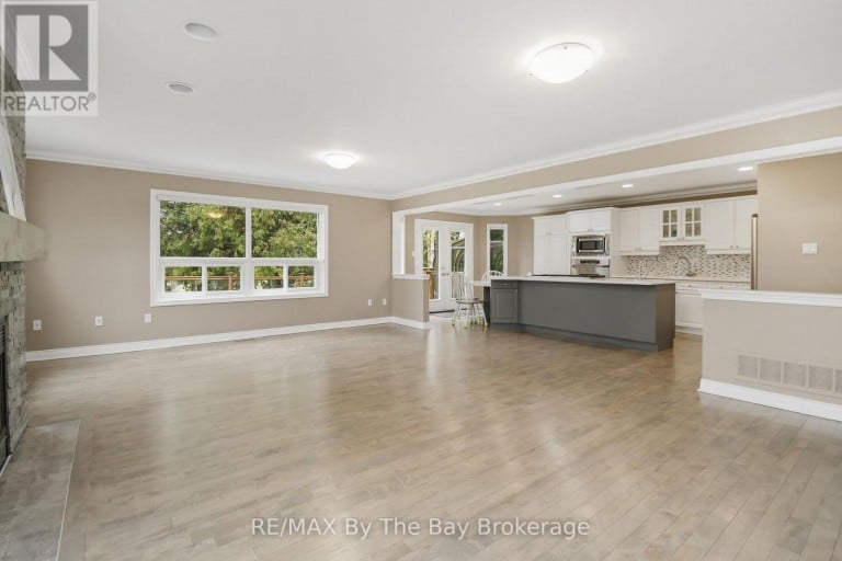70 FAIRWAY CRESCENT, Wasaga Beach, Ontario, L9Z1B8