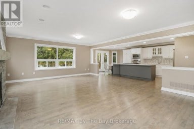 70 FAIRWAY CRESCENT Wasaga Beach Ontario photo 19
