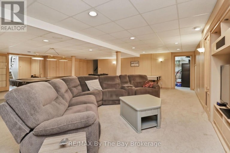 70 FAIRWAY CRESCENT, Wasaga Beach, Ontario, L9Z1B8