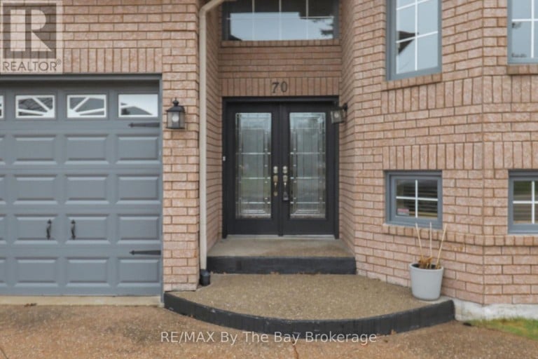 70 FAIRWAY CRESCENT, Wasaga Beach, Ontario, L9Z1B8