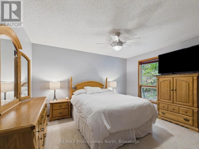 1 CRESTVIEW DRIVE, Huntsville, Ontario, P1H1S8