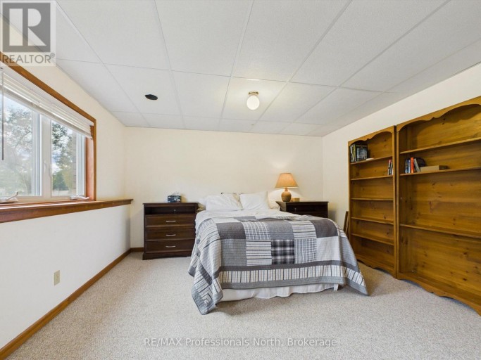 1 CRESTVIEW DRIVE, Huntsville, Ontario, P1H1S8