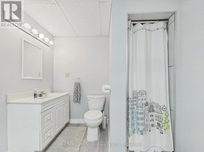 1 CRESTVIEW DRIVE, Huntsville, Ontario, P1H1S8
