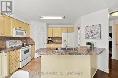 2097 STORNOWAY STREET Oshawa (Kedron) Ontario photo 15