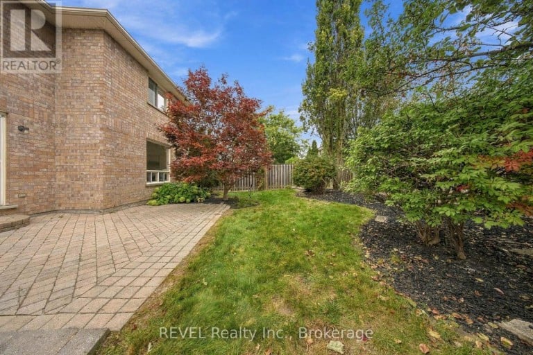 2097 STORNOWAY STREET, Oshawa (Kedron), Ontario, L1L1C3