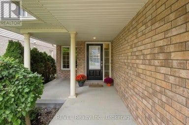 2097 STORNOWAY STREET Oshawa (Kedron) Ontario photo 3