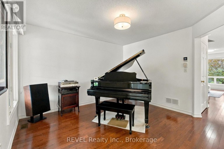 2097 STORNOWAY STREET, Oshawa (Kedron), Ontario, L1L1C3