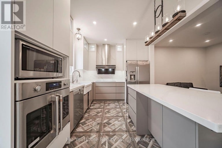 56 PRINCESS DIANA DRIVE, Markham (Cathedraltown), Ontario, L6C0G9