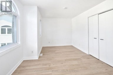 724 STE MARIE STREET Collingwood Ontario photo 17