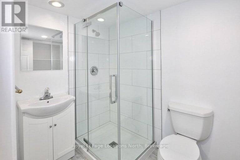 724 STE MARIE STREET, Collingwood, Ontario, L9Y4T5