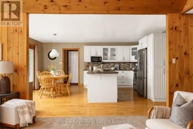 200 EDGEMERE ROAD Huntsville (Stephenson) Ontario photo 15