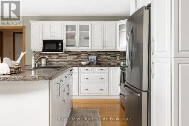 200 EDGEMERE ROAD Huntsville (Stephenson) Ontario photo 18