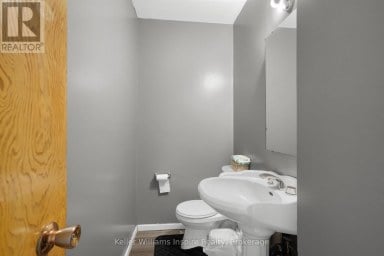 7437 A HWY 620 Limerick Ontario photo 12