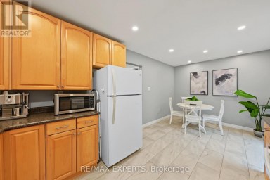 326 OAKWOOD COURT Newmarket (Huron Heights-Leslie Valley) Ontario photo 16