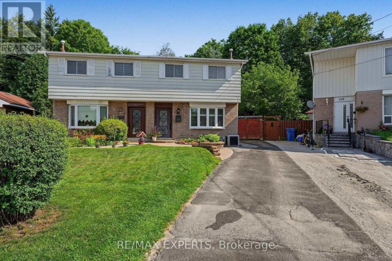 326 OAKWOOD COURT, Newmarket (Huron Heights-Leslie Valley), Ontario, L3Y3C8
