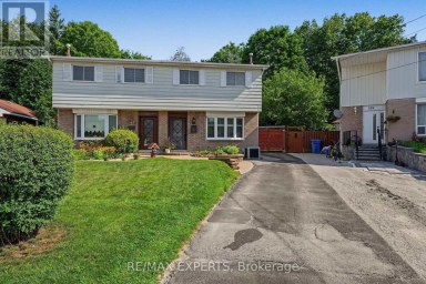 326 OAKWOOD COURT Newmarket (Huron Heights-Leslie Valley) Ontario photo 3