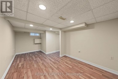 326 OAKWOOD COURT Newmarket (Huron Heights-Leslie Valley) Ontario photo 32