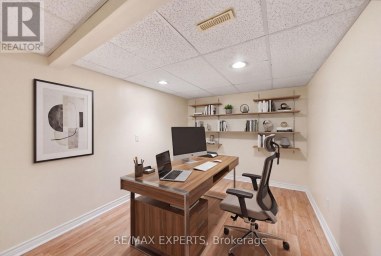 326 OAKWOOD COURT Newmarket (Huron Heights-Leslie Valley) Ontario photo 33