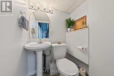 326 OAKWOOD COURT Newmarket (Huron Heights-Leslie Valley) Ontario photo 34
