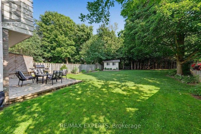 326 OAKWOOD COURT, Newmarket (Huron Heights-Leslie Valley), Ontario, L3Y3C8