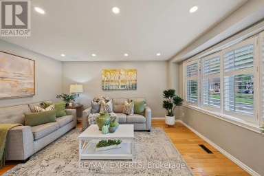 326 OAKWOOD COURT Newmarket (Huron Heights-Leslie Valley) Ontario photo 8