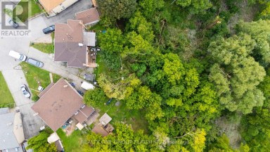 12 AZALEA COURT Toronto (Humbermede) Ontario photo 10