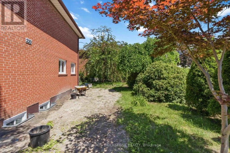 220 TORRESDALE AVENUE, Toronto (Westminster-Branson), Ontario, M2R3E8