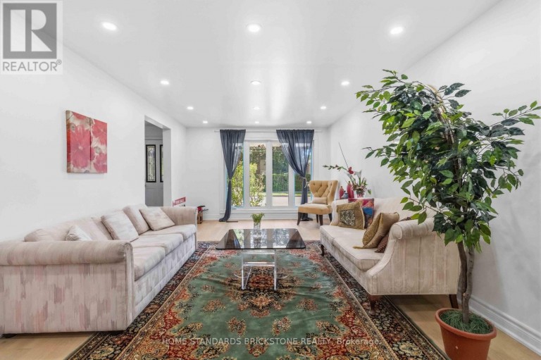 220 TORRESDALE AVENUE, Toronto (Westminster-Branson), Ontario, M2R3E8