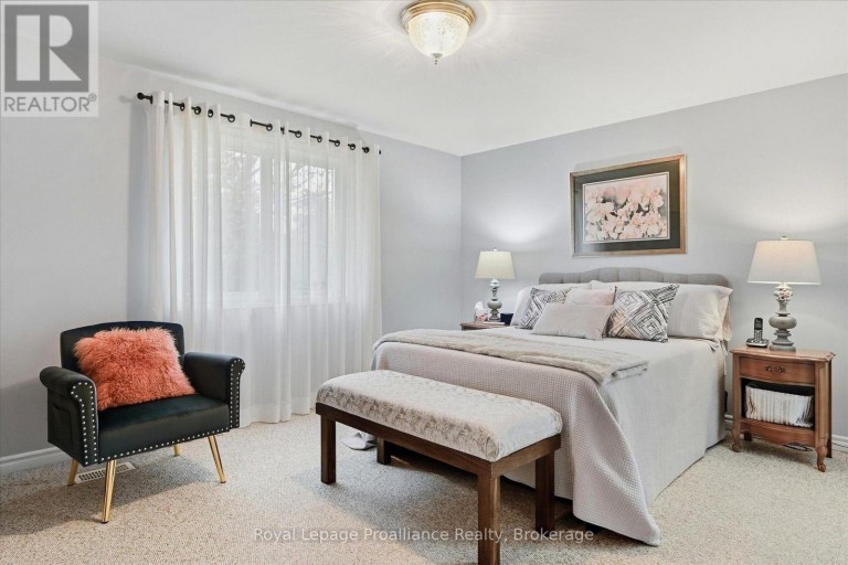 2979 JENNIFER DRIVE, Peterborough (Northcrest Ward 5), Ontario, K9L1Z9