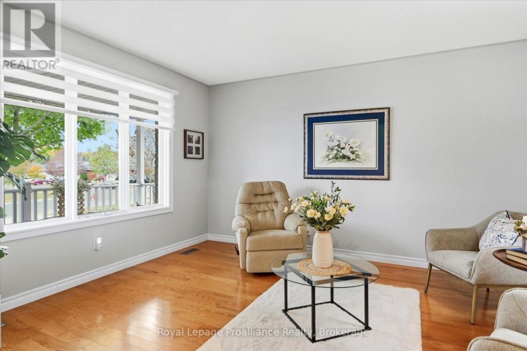 2979 JENNIFER DRIVE, Peterborough (Northcrest Ward 5), Ontario, K9L1Z9
