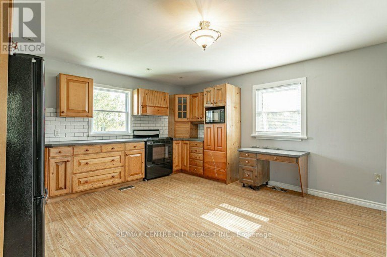 4526 WONDERLAND ROAD S, London South (South W), Ontario, N6P1S8