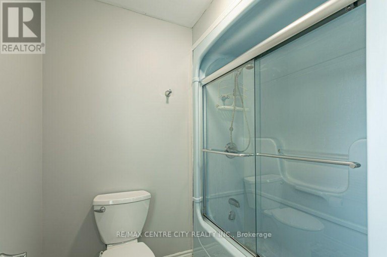 4526 WONDERLAND ROAD S, London South (South W), Ontario, N6P1S8