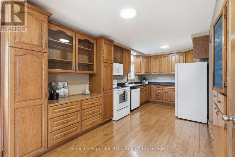 2058 JAMES STREET, Howick, Ontario, N0G1X0