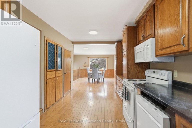 2058 JAMES STREET, Howick, Ontario, N0G1X0