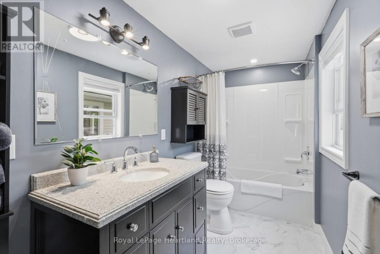 2058 JAMES STREET, Howick, Ontario, N0G1X0