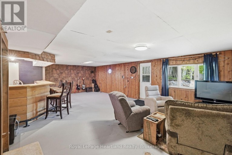 2058 JAMES STREET, Howick, Ontario, N0G1X0