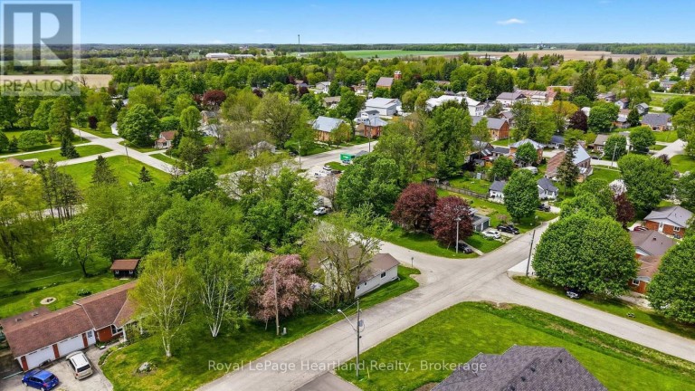 2058 JAMES STREET, Howick, Ontario, N0G1X0