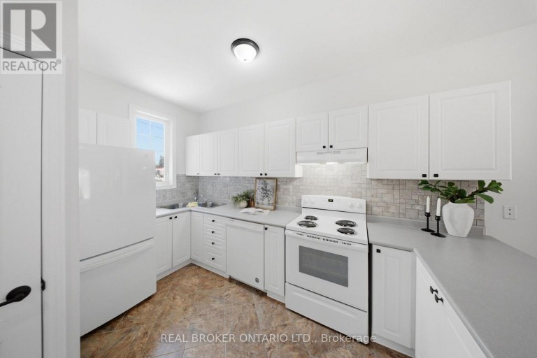 5 JOHN HARVEY STREET, Uxbridge, Ontario, L9P1C3